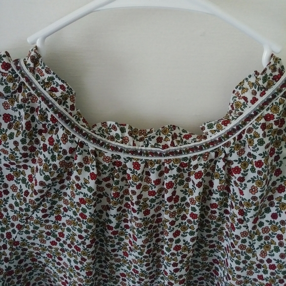 Floral Ruffle Collar Blouse - Picture 7 of 9
